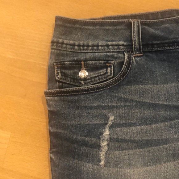 INC Denim Shorts - LIKE NEW - WORN ONCE - Picture 4 of 13